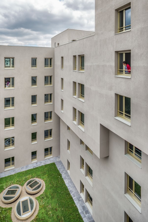 55 logements et un centre d'animation, Paris 18