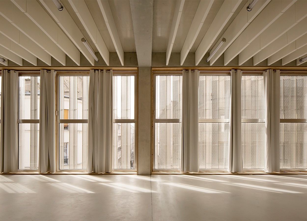 Brise-soleil, structure en dais