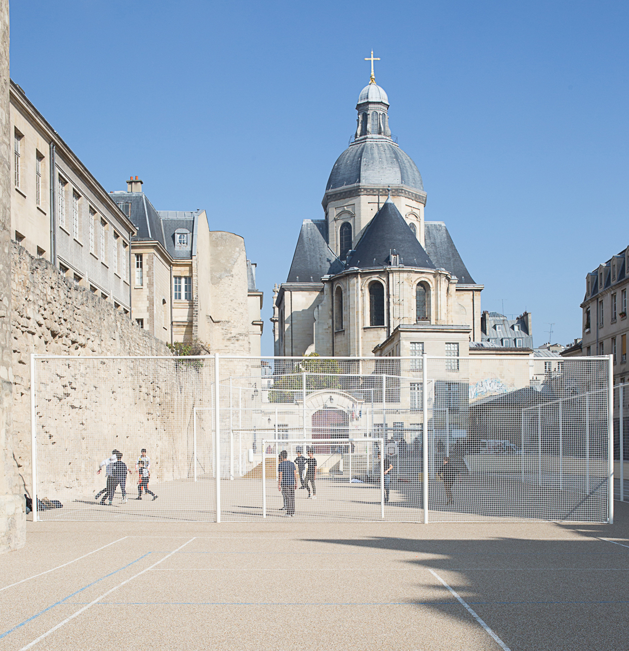 Terrain d'éducation physique 8, rue Louis Delgres - Travaux de restructuration