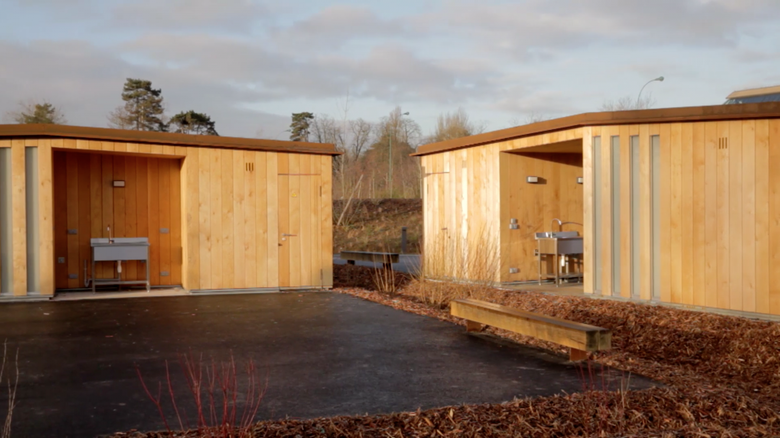 Reception area for host travellers