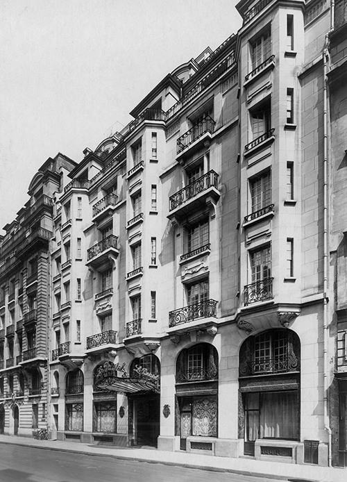 Grand Hôtel | 12, Boulevard des Capucines, 75009 | 1862 | Alfred Armand, Jacques Ignace Hittorff, Charles Rohault De Fleury, Henry Dubois, architectes | 700 chambres | Nom Actuel : Intercontinental Paris – Le Grand |Photographie de Charles Lansiaux, 1919 