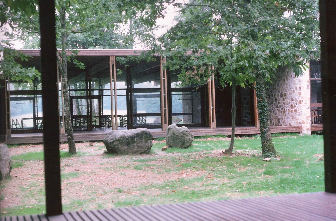 Roland Schweitzer - Salle polyvalente, Centre de vacances pour préadolescents, Cieux (Haute-Vienne), Réalisation classée au Patrimoine du XXème siècle.