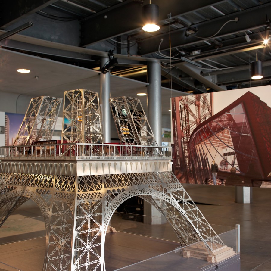 Nouveaux aménagements du 1er étage de la tour Eiffel