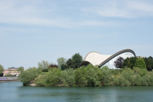 Île Saint-Denis. Stade couvert de Saint-Ouen, Anatole Kopp et Pierre Chazanoff, architectes, René Sarger, ingénieur, 1965-1971.