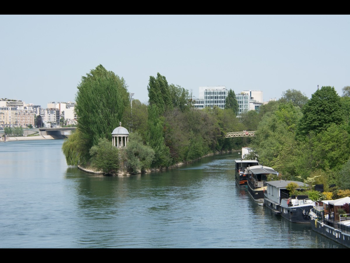 Île de la Jatte, Temple de la Réserve du Roi, dit temple de l'Amour, situé à la pointe sud de l'île de la Jatte.