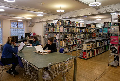 Le centre de documentation du Pavillon de l'Arsenal