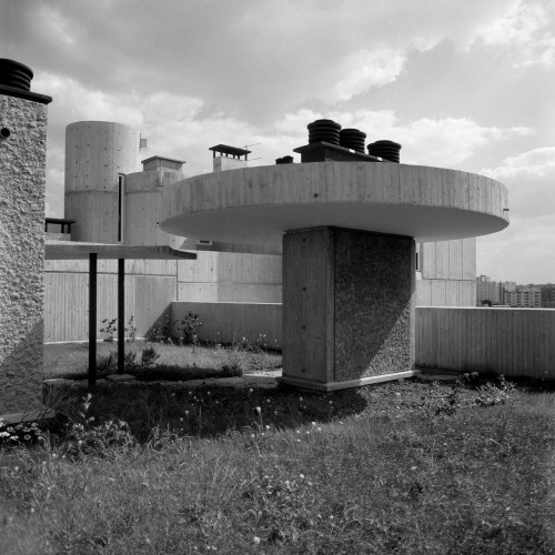 Tour Raspail (1968) Renée Gailhoustet, architecte © Centre Pompidou, MNAM-CCI Bibliothèque Kandinsky, Dist. GrandPalaisRmn / Fonds Cardot et Joly / Adagp, Paris, 2025